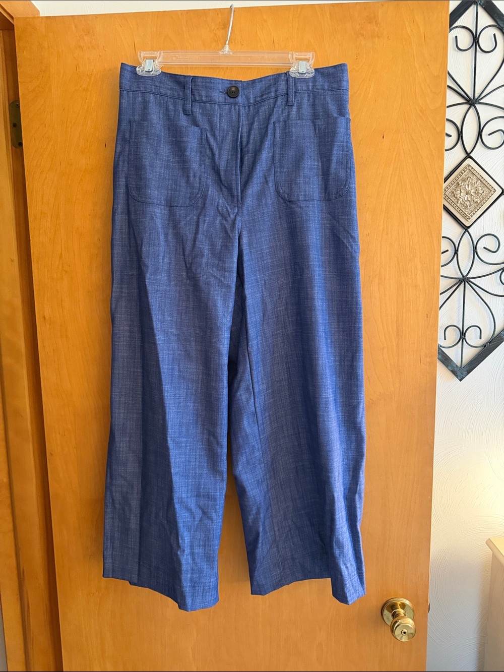 Women’s Free Assembly cropped wide leg blue pants